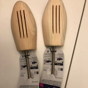 Shoe tree 1 pair. Wood. Size US 6.5-10, EU 39-44